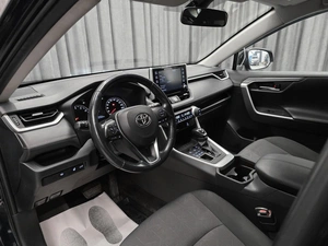 Внедорожник Toyota RAV4 2019 года, 3000000 рублей, Красноярск