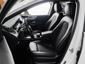 Хетчбэк Mercedes-benz B-класс 2019 года, 2200000 рублей, Тюмень