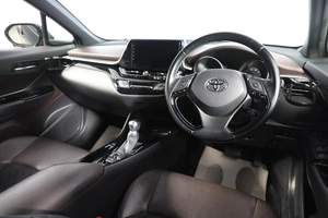 Внедорожник Toyota C-HR 2017 года, 2089000 рублей, Новосибирск