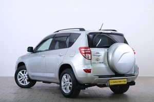 Внедорожник Toyota RAV4 2010 года, 1499000 рублей, Омск