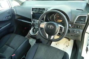 Хетчбэк Toyota Ractis 2015 года, 989000 рублей, Омск