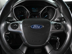 Седан Ford Focus 2013 года, 1079000 рублей, Ростов-на-Дону