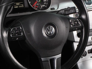 Седан Volkswagen Passat 2013 года, 1344000 рублей, Воронеж