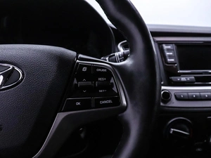 Седан Hyundai Solaris 2017 года, 1249000 рублей, Красноярск