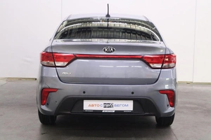 Седан Kia Rio 2017 года, 1400000 рублей, Брянск