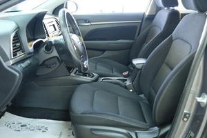 Седан Hyundai Elantra 2018 года, 1719000 рублей, Омск