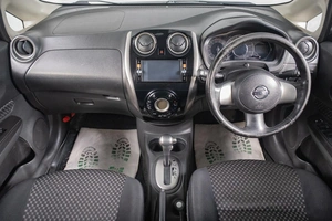 Хетчбэк Nissan Note 2013 года, 879000 рублей, Томск