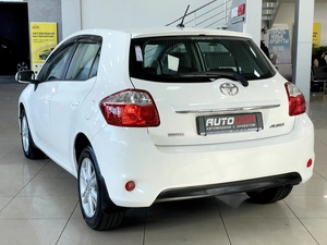 Хетчбэк Toyota Auris 2010 года, 887000 рублей, Солонцы