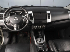 Внедорожник Mitsubishi Outlander 2008 года, 1130000 рублей, Омск