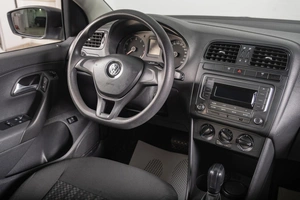 Седан Volkswagen Polo 2017 года, 1099000 рублей, Томск