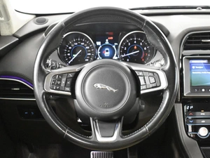 Внедорожник Jaguar F-Pace 2018 года, 3154900 рублей, Казань