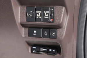Минивэн Honda Freed 2017 года, 1559000 рублей, Новосибирск