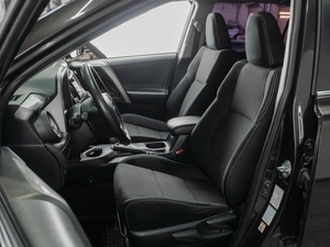 Внедорожник Toyota RAV4 2016 года, 2379000 рублей, Тюмень