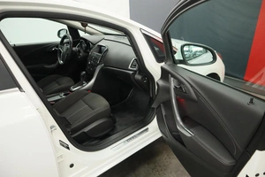 Универсал Opel Astra 2013 года, 915000 рублей, Курск