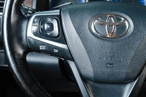 Седан Toyota Camry 2015 года, 1649000 рублей, Тюмень