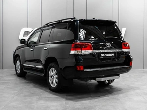Внедорожник Toyota Land Cruiser 2018 года, 6700000 рублей, Тюмень