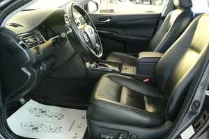 Седан Toyota Camry 2013 года, 2089000 рублей, Омск