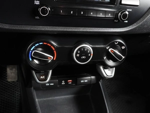 Седан Kia Rio 2018 года, 1219000 рублей, Воронеж