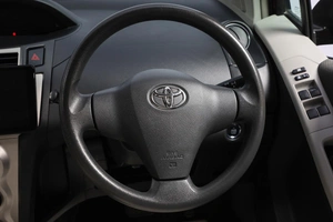 Хетчбэк Toyota Vitz 2009 года, 689000 рублей, Новосибирск