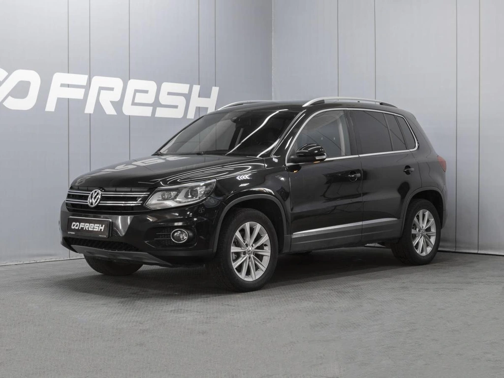 Внедорожник Volkswagen Tiguan 2011 года, 1290000 рублей, Омск