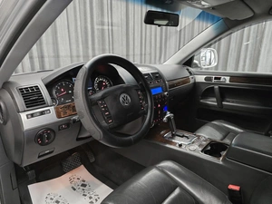 Внедорожник Volkswagen Touareg 2008 года, 1090000 рублей, Красноярск