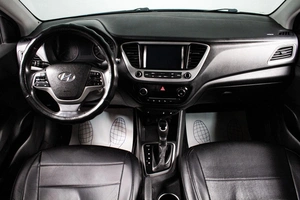 Седан Hyundai Solaris 2017 года, 1359000 рублей, Сургут