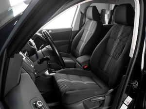 Внедорожник Volkswagen Tiguan 2010 года, 1299000 рублей, Тюмень