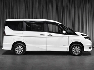 Минивэн Nissan Serena 2018 года, 2489000 рублей, Тюмень