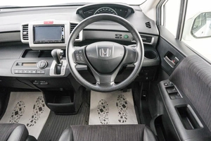 Минивэн Honda Freed 2014 года, 1299000 рублей, Красноярск