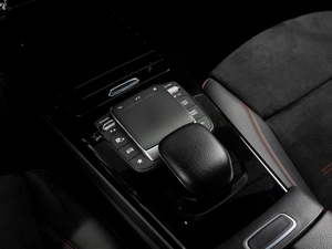 Седан Mercedes-benz CLA-класс 2020 года, 2999000 рублей, Тюмень