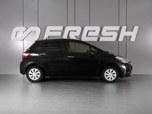 Хетчбэк Toyota Vitz 2018 года, 980000 рублей, Красный Пахарь