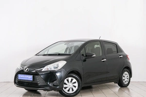 Хетчбэк Toyota Vitz 2019 года, 899000 рублей, Красноярск