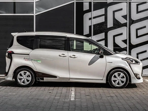 Минивэн Toyota Sienta 2017 года, 1805000 рублей, Краснодар