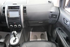 Внедорожник Nissan X-Trail 2013 года, 1319000 рублей, Омск