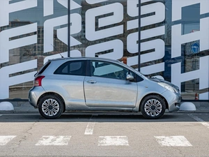 Хетчбэк Toyota Yaris 2007 года, 650000 рублей, Краснодар