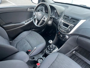 Седан Hyundai Solaris 2015 года, 959000 рублей, Абакан