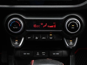 Седан Kia Rio 2018 года, 1499000 рублей, Кирилловка