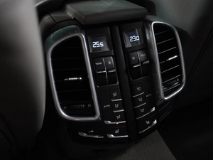 Внедорожник Porsche Cayenne Turbo 2010 года, 2339000 рублей, Воронеж