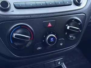 Седан Hyundai Solaris 2018 года, 999000 рублей, Ижевск