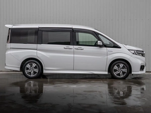 Минивэн Honda Stepwgn Spada 2018 года, 2570000 рублей, Краснодар