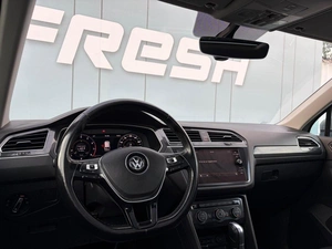 Внедорожник Volkswagen Tiguan 2017 года, 2489000 рублей, Ижевск
