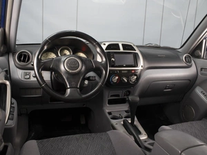 Внедорожник Toyota RAV4 2002 года, 980000 рублей, Омск