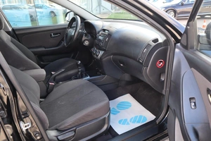 Седан Hyundai Elantra 2010 года, 630000 рублей, Мирное