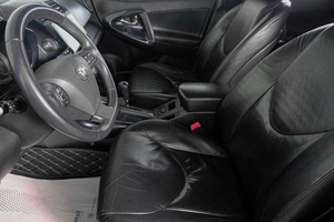 Внедорожник Toyota RAV4 2011 года, 1569000 рублей, Кемерово