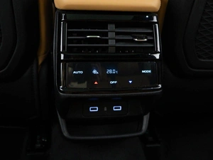 Внедорожник Geely Monjaro 2023 года, 3449999 рублей, Москва