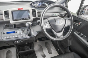 Минивэн Honda Freed 2015 года, 1349000 рублей, Барнаул