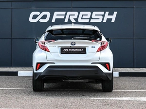 Внедорожник Toyota C-HR 2017 года, 1590000 рублей, Кирилловка