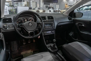 Седан Volkswagen Polo 2015 года, 989000 рублей, Петрозаводск