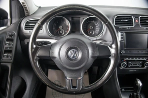 Хетчбэк Volkswagen Golf 2012 года, 849000 рублей, Пермь