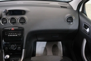 Хетчбэк Peugeot 308 2012 года, 649000 рублей, Омск